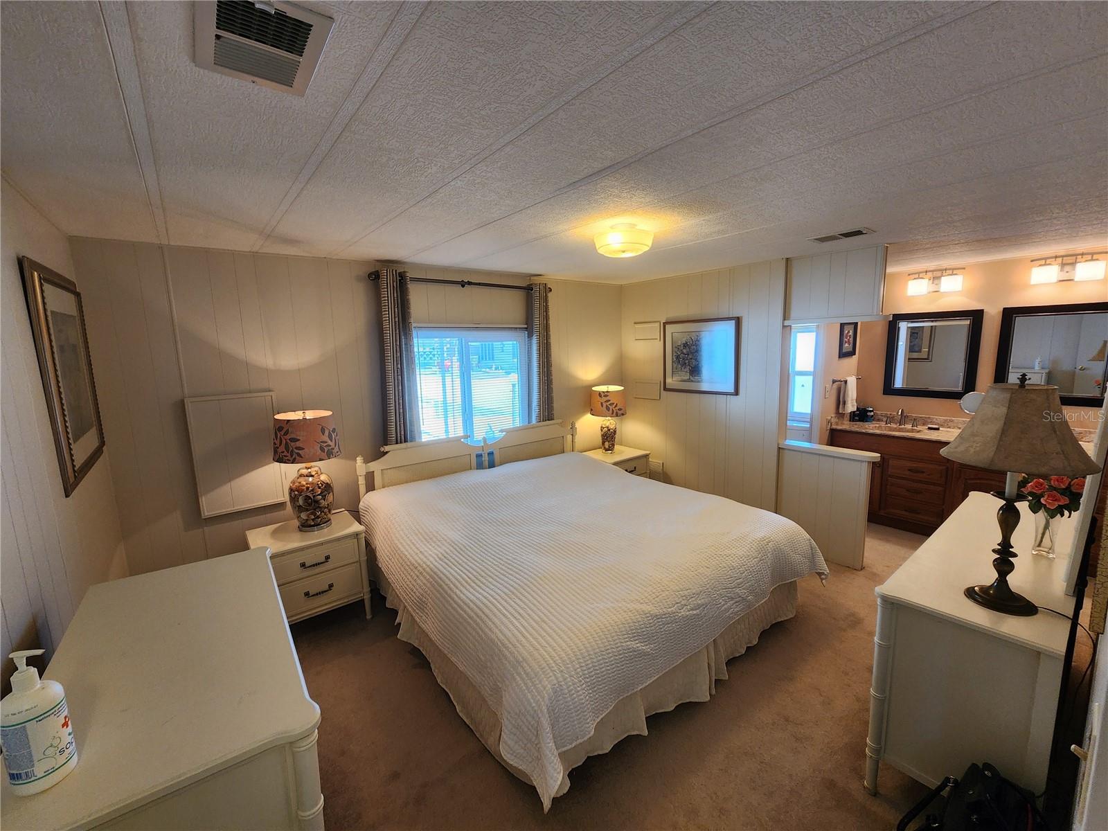 PALM LAKE ESTATES - Residential