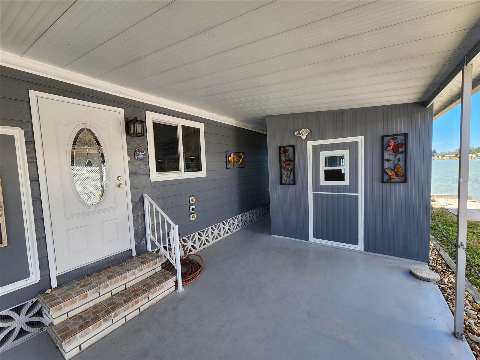 PALM LAKE ESTATES - Residential