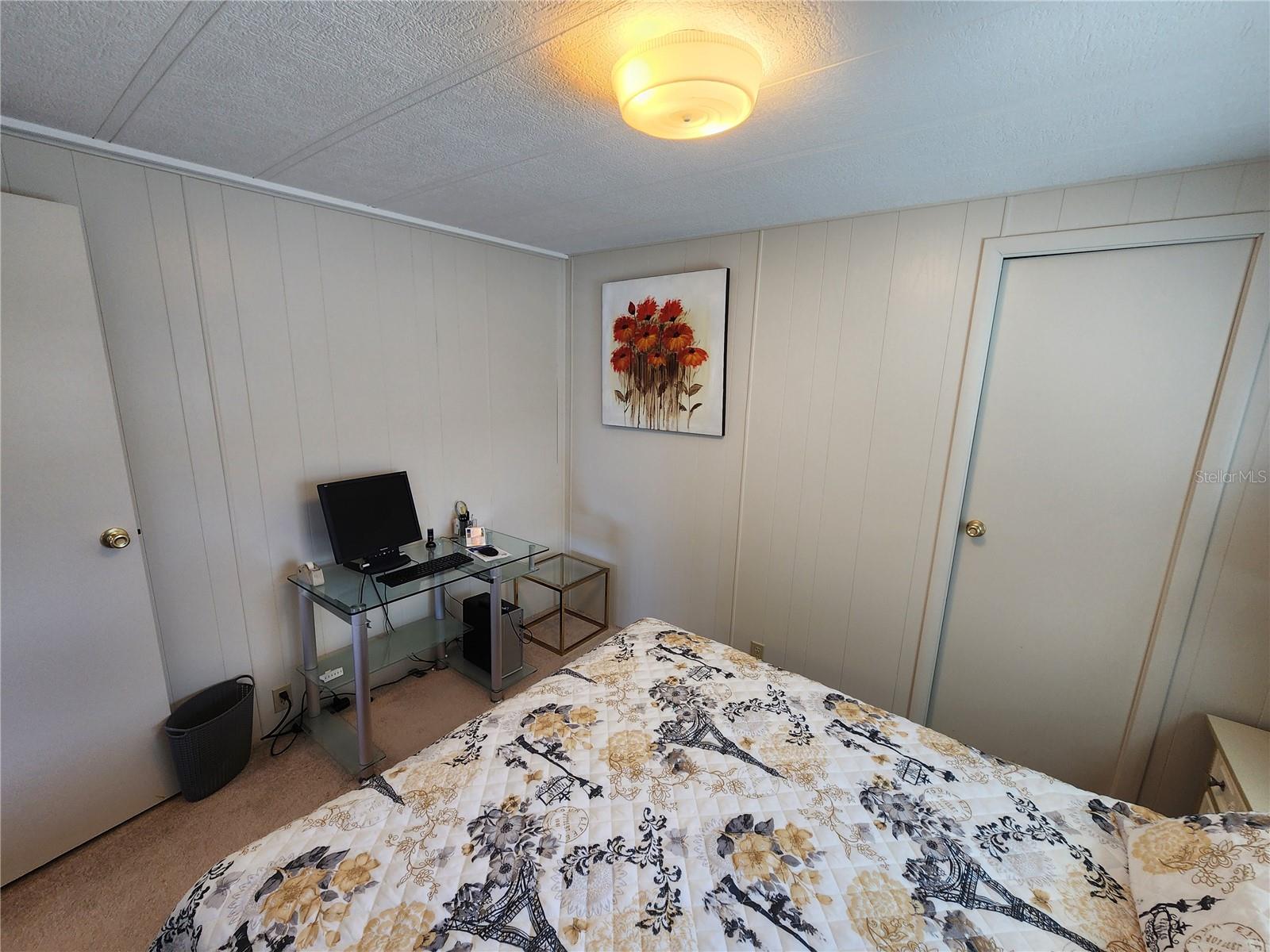 PALM LAKE ESTATES - Residential