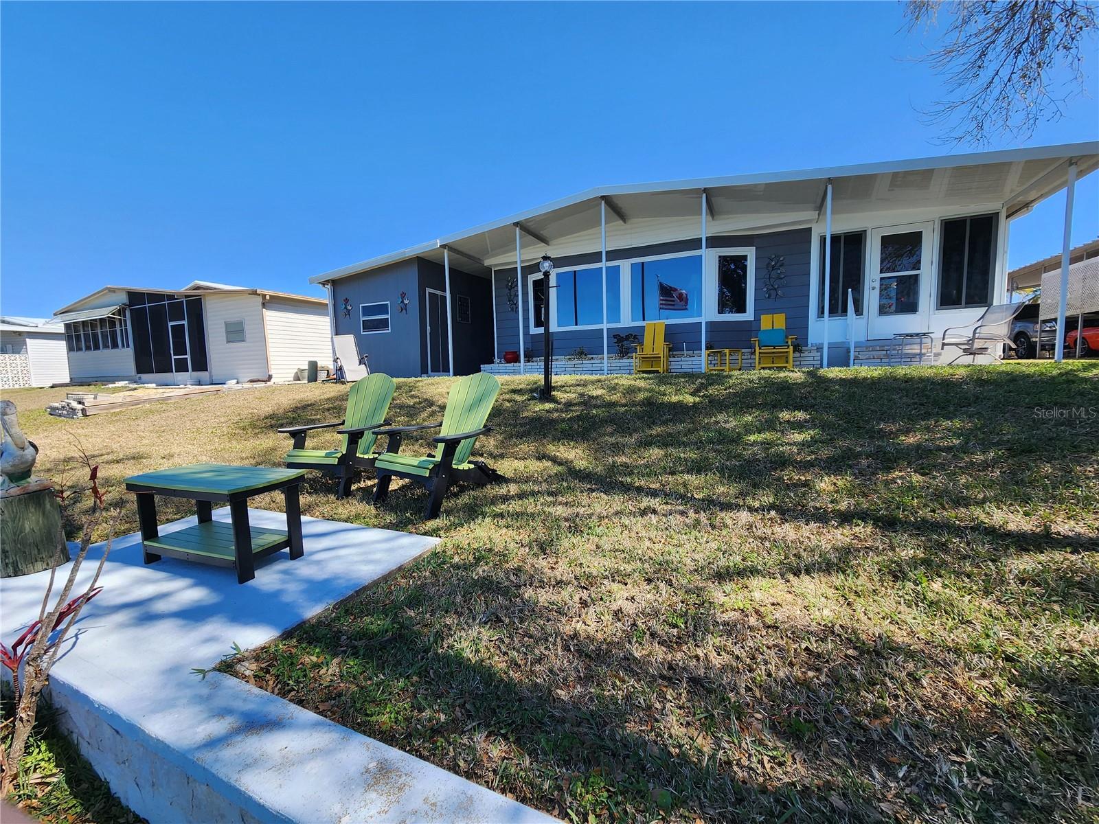 PALM LAKE ESTATES - Residential