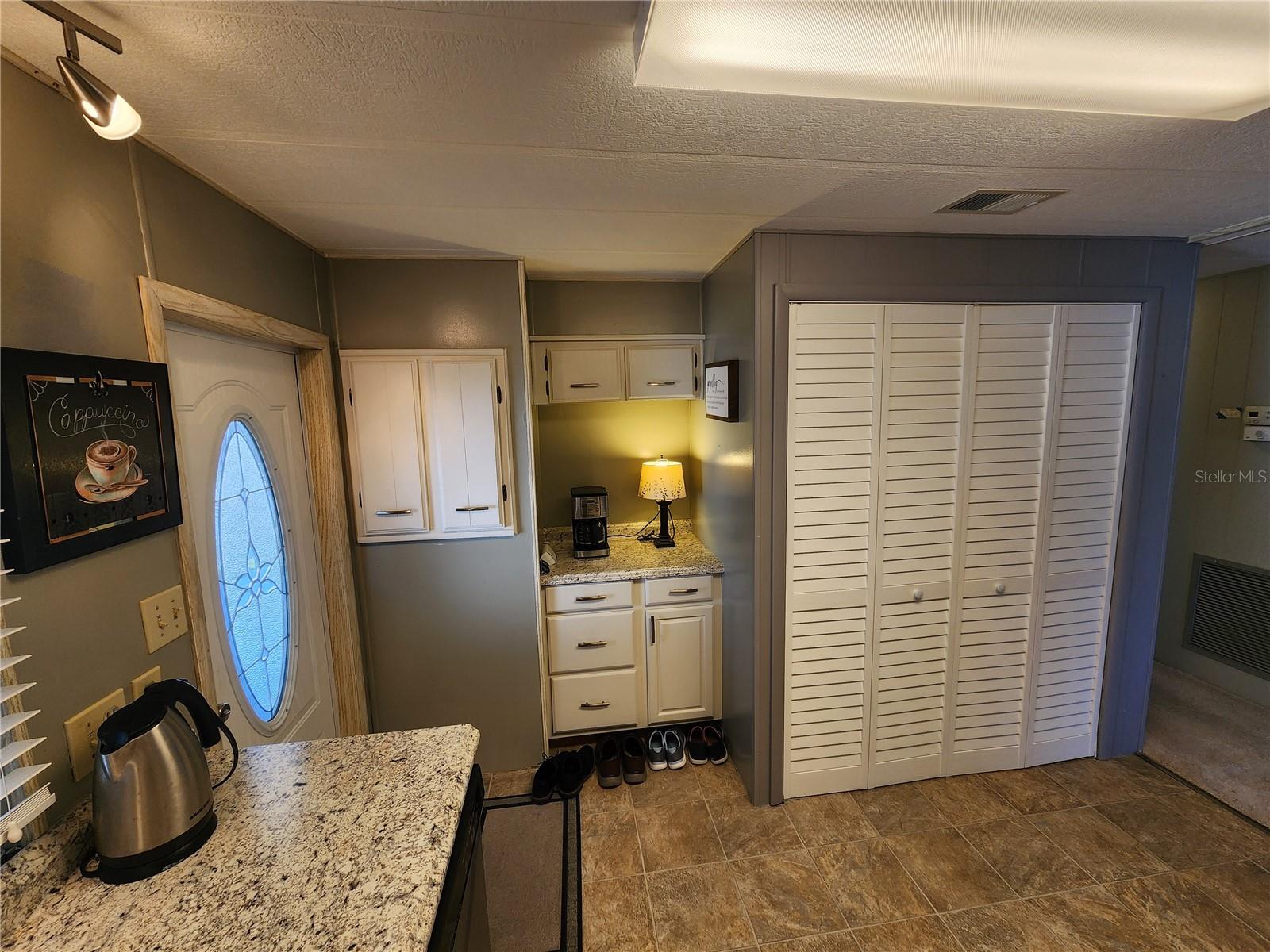 PALM LAKE ESTATES - Residential