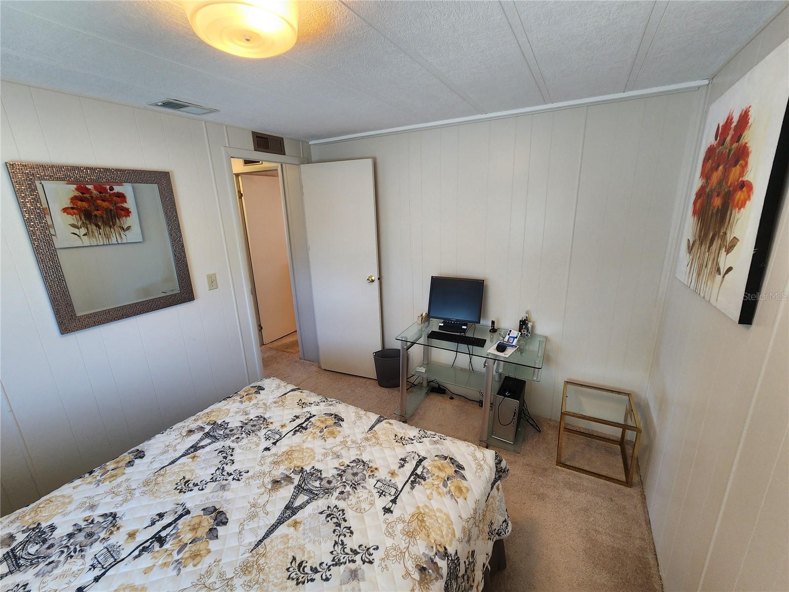 PALM LAKE ESTATES - Residential