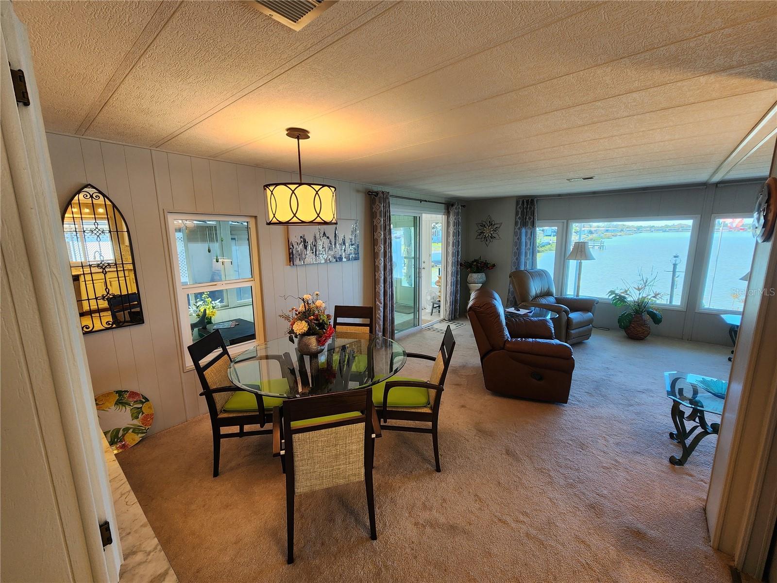 PALM LAKE ESTATES - Residential