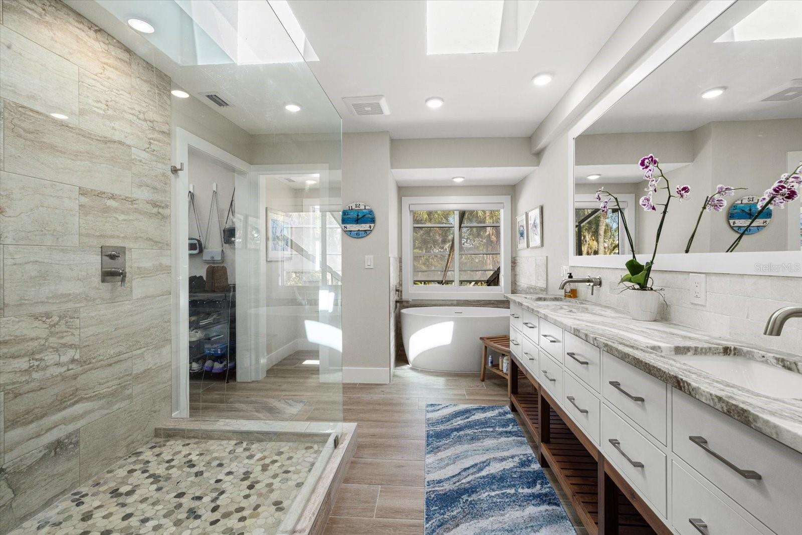 SIESTA BEACH - Residential