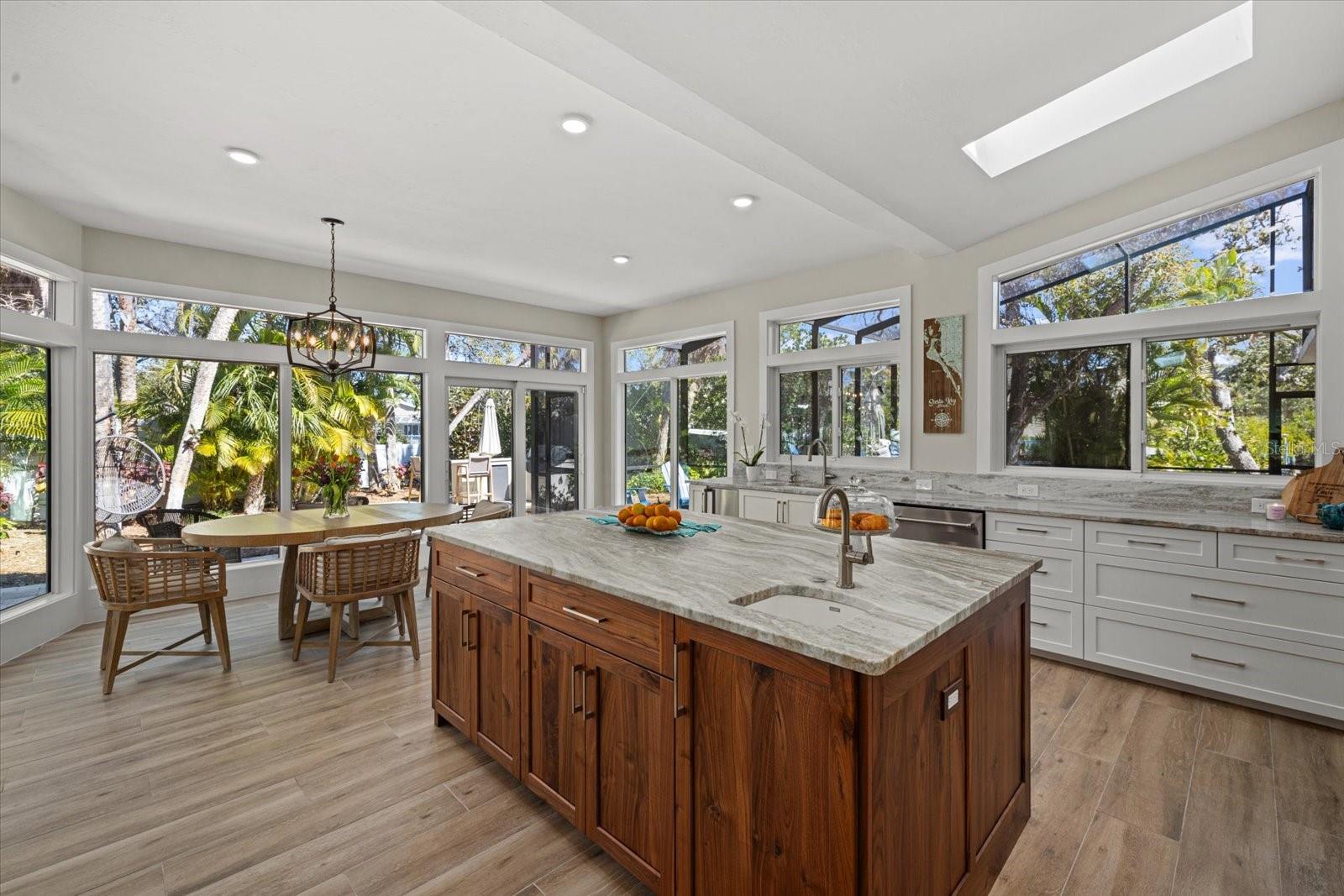 SIESTA BEACH - Residential