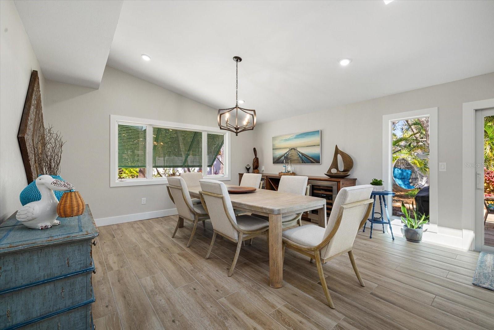 SIESTA BEACH - Residential