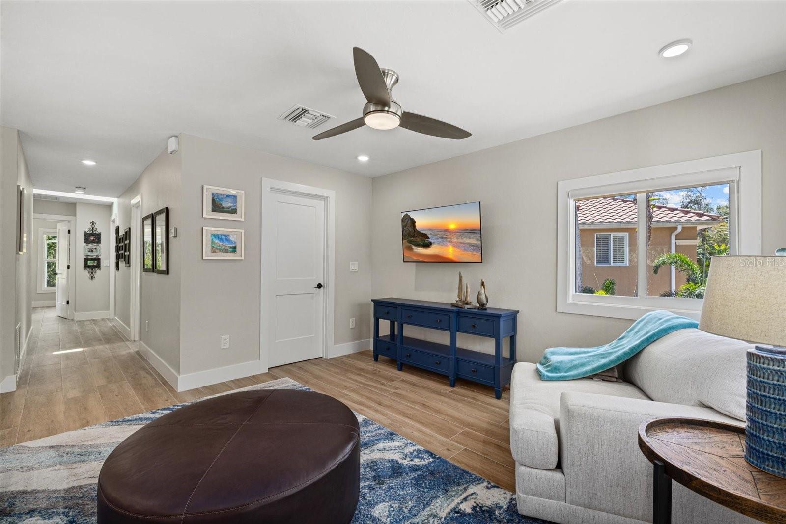 SIESTA BEACH - Residential