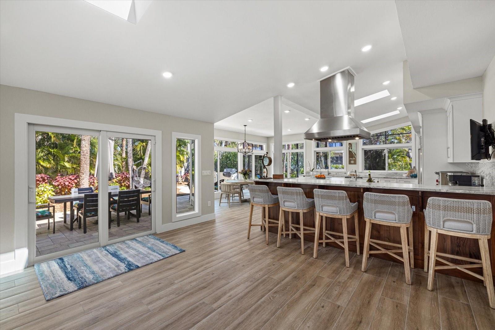 SIESTA BEACH - Residential