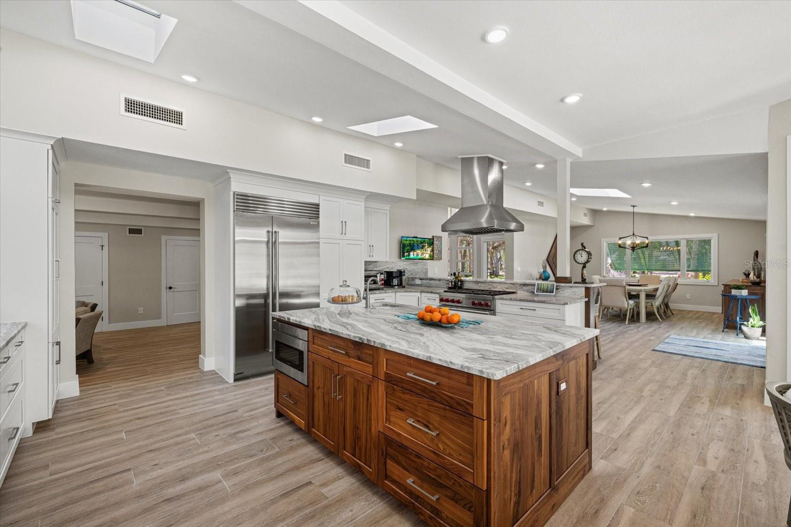 SIESTA BEACH - Residential