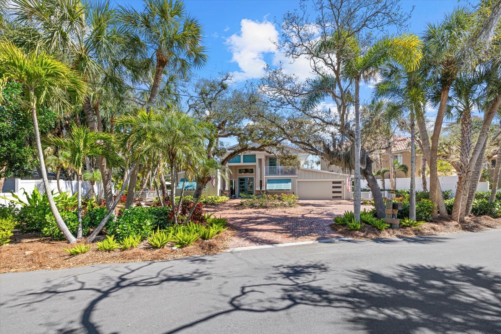 SIESTA BEACH - Residential