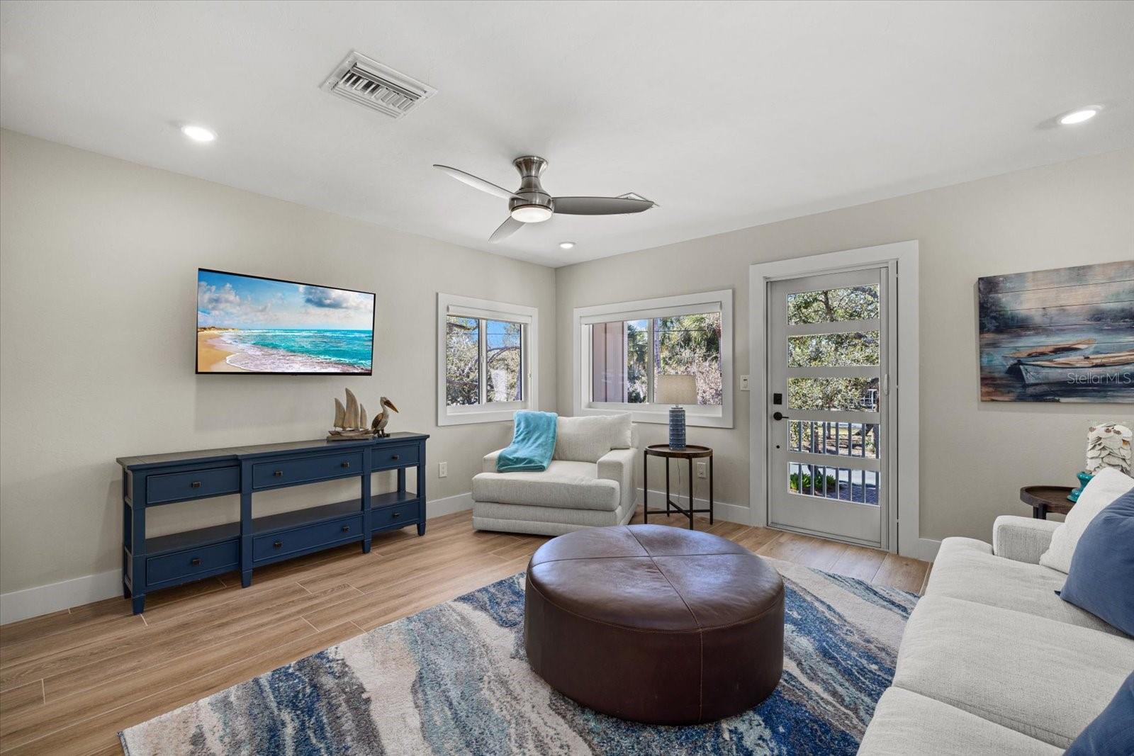 SIESTA BEACH - Residential