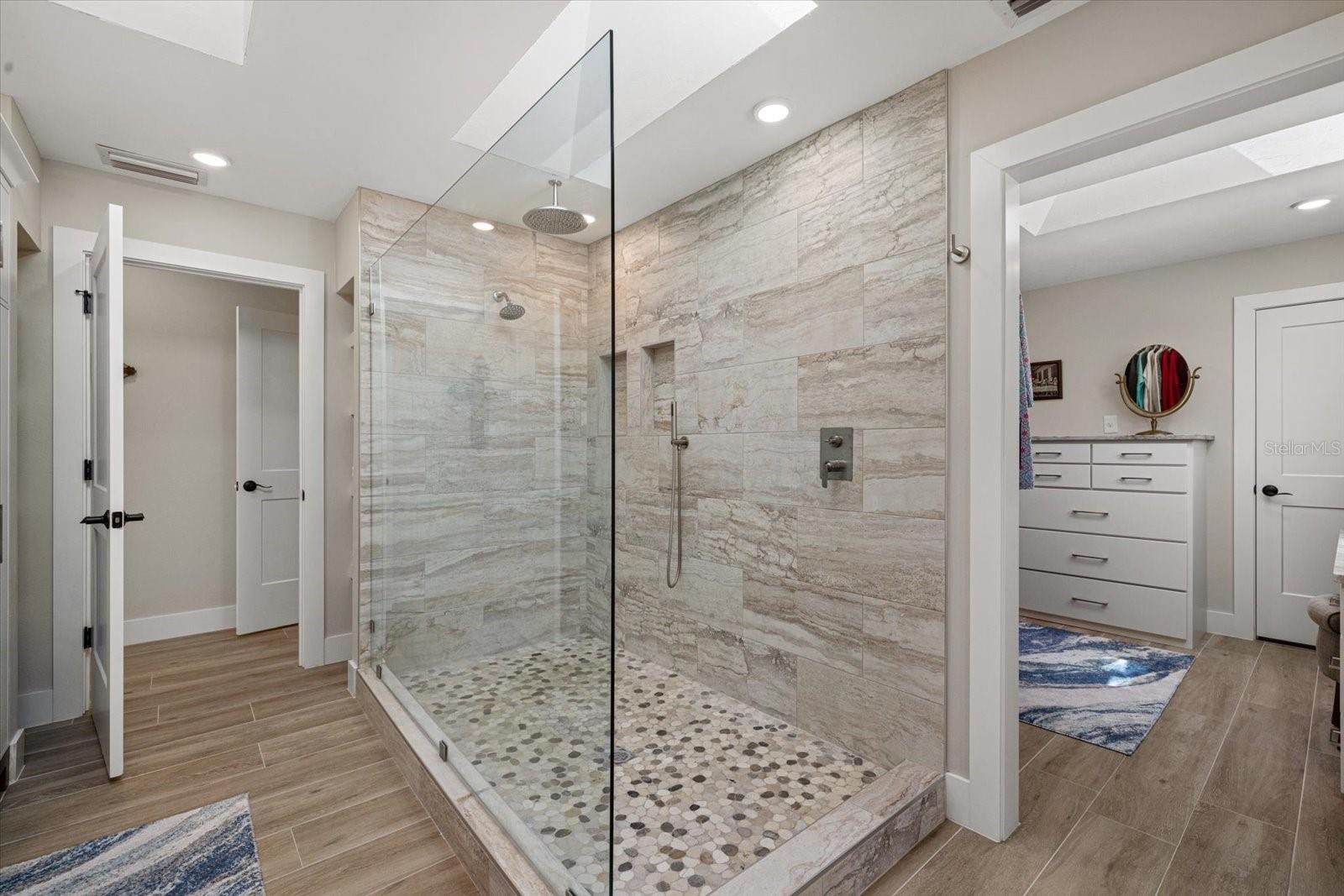 SIESTA BEACH - Residential