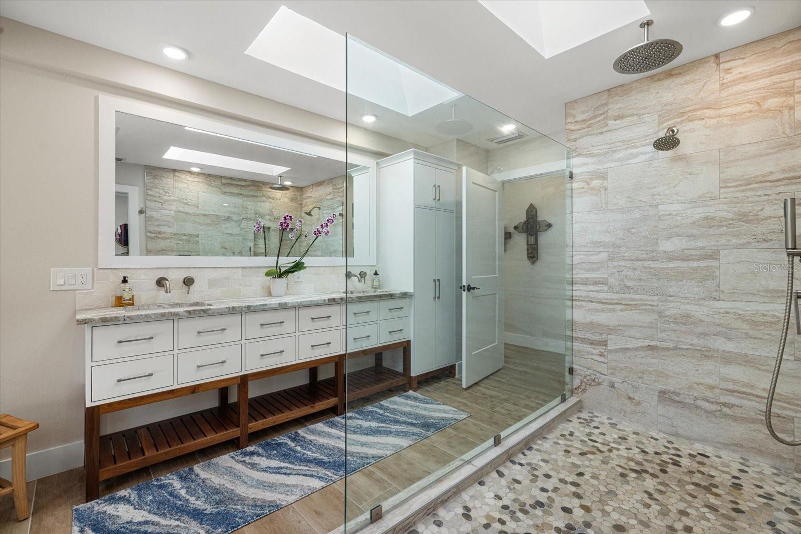 SIESTA BEACH - Residential