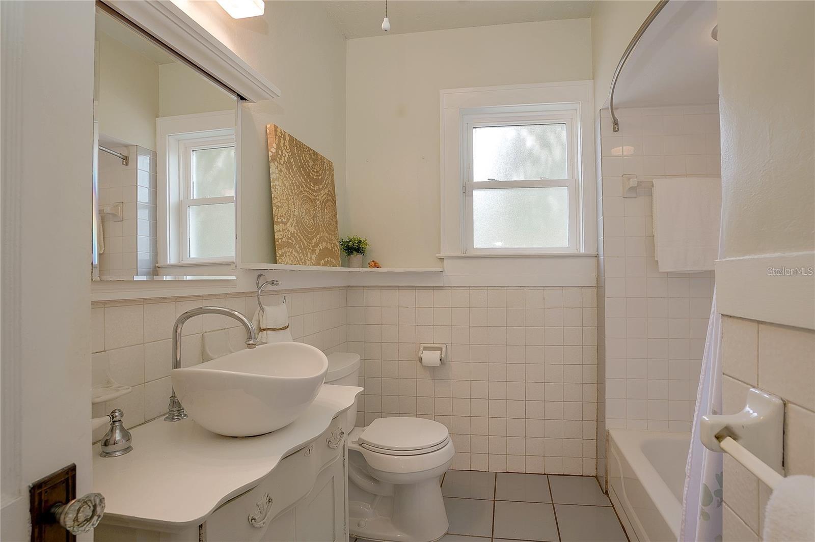 RIVERSIDE NORTH - Residential Lease