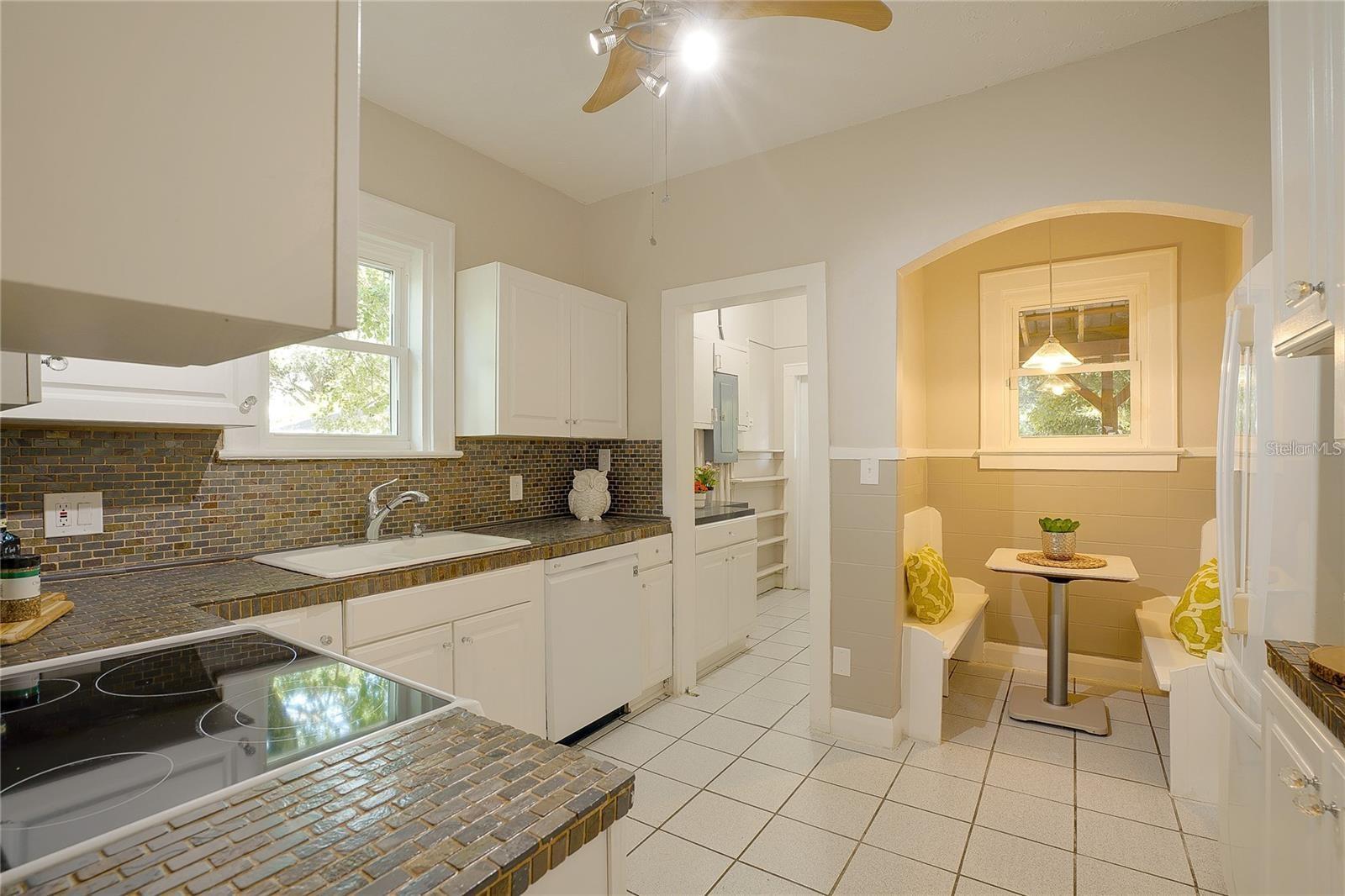 RIVERSIDE NORTH - Residential Lease