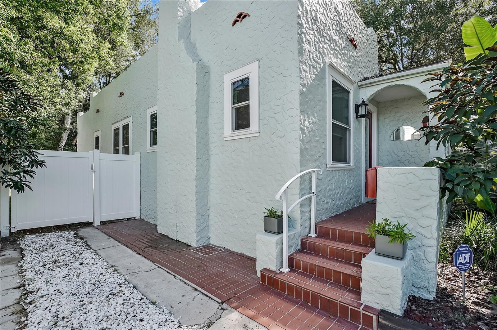 RIVERSIDE NORTH - Residential Lease