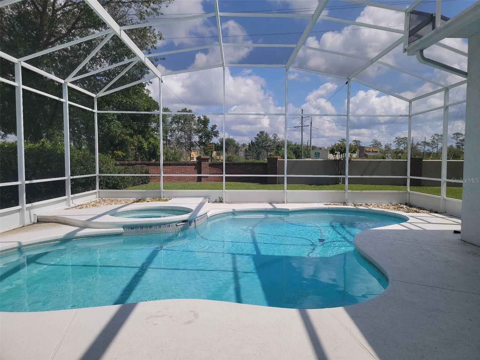 UNIVERSITY ESTATES - Residential Lease