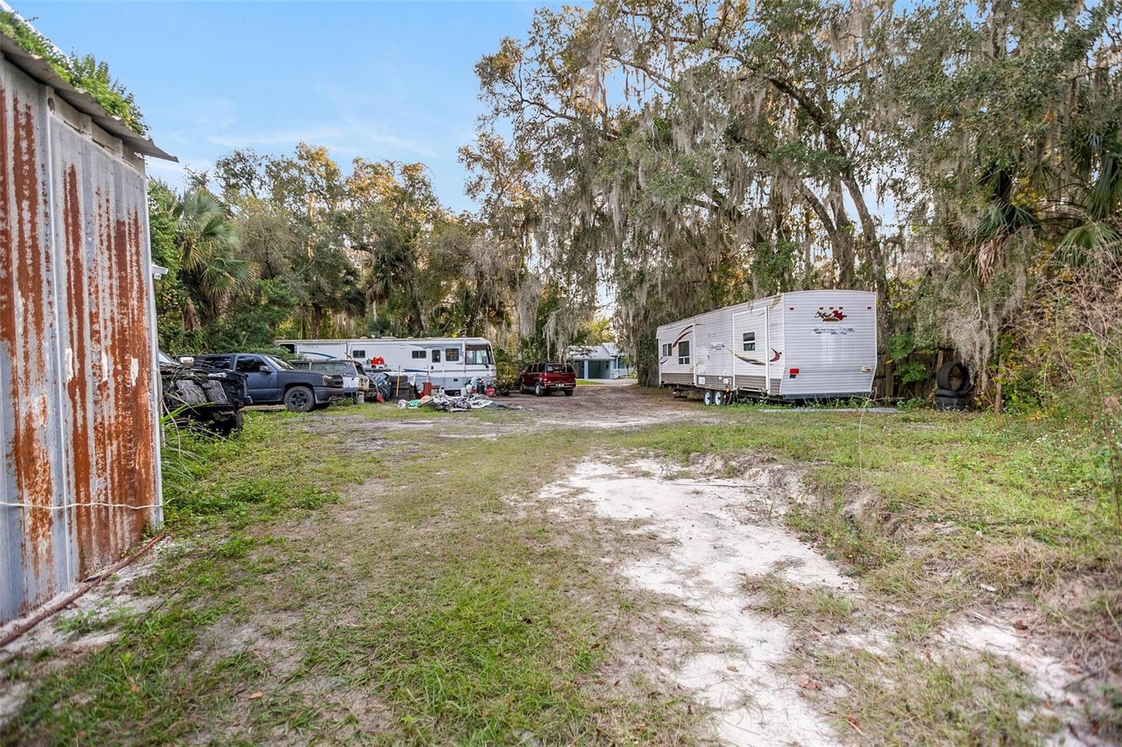 BLUE LAKE ADD DELAND LTS 27-60 - Residential