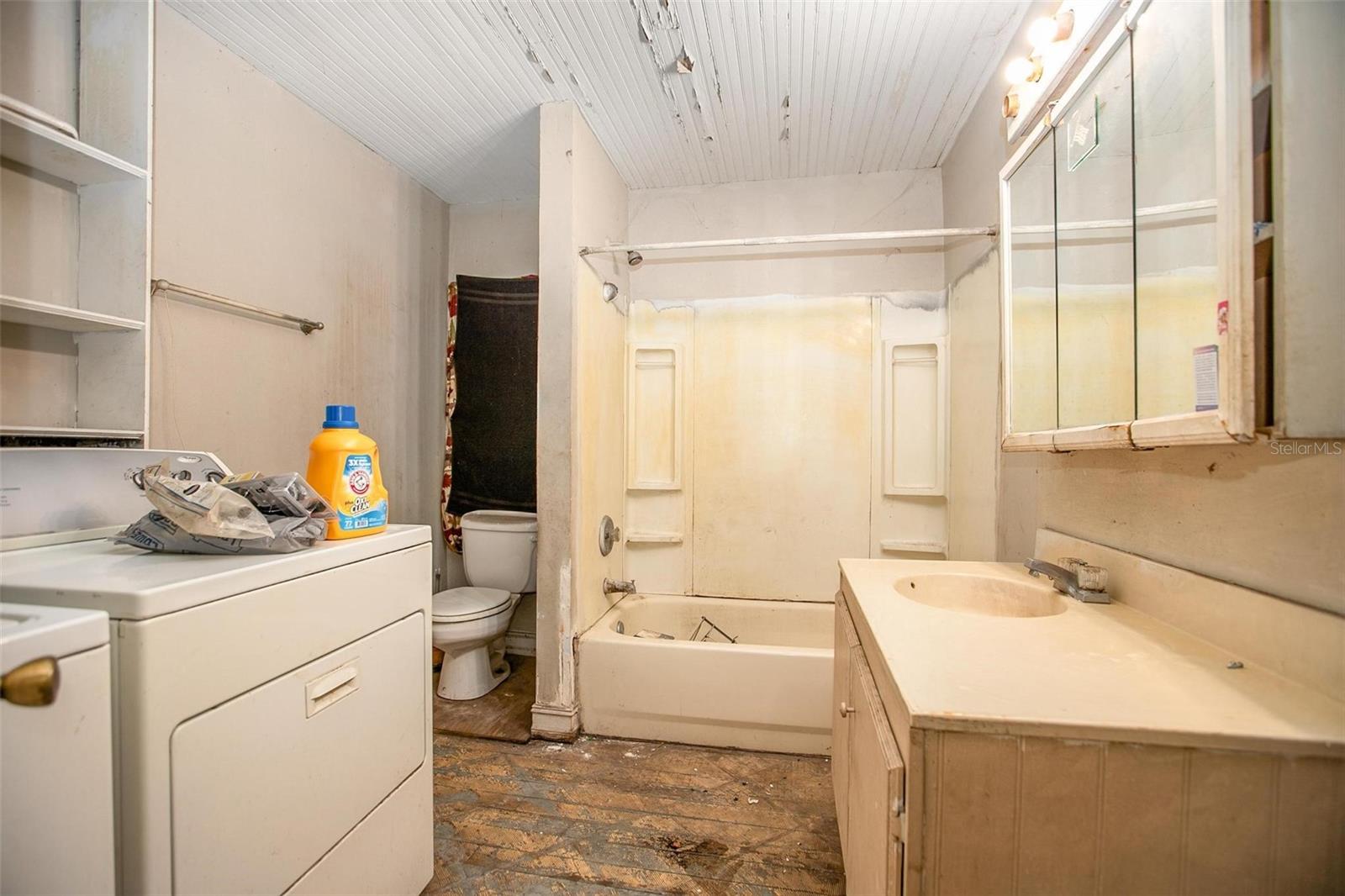 BLUE LAKE ADD DELAND LTS 27-60 - Residential