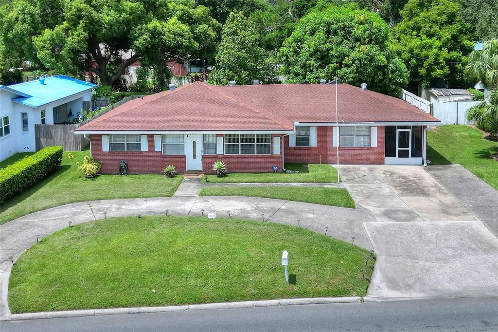 Photo of 1206 W Lake Parker Drive, Lakeland, FL 33805 (MLS # L4955589)