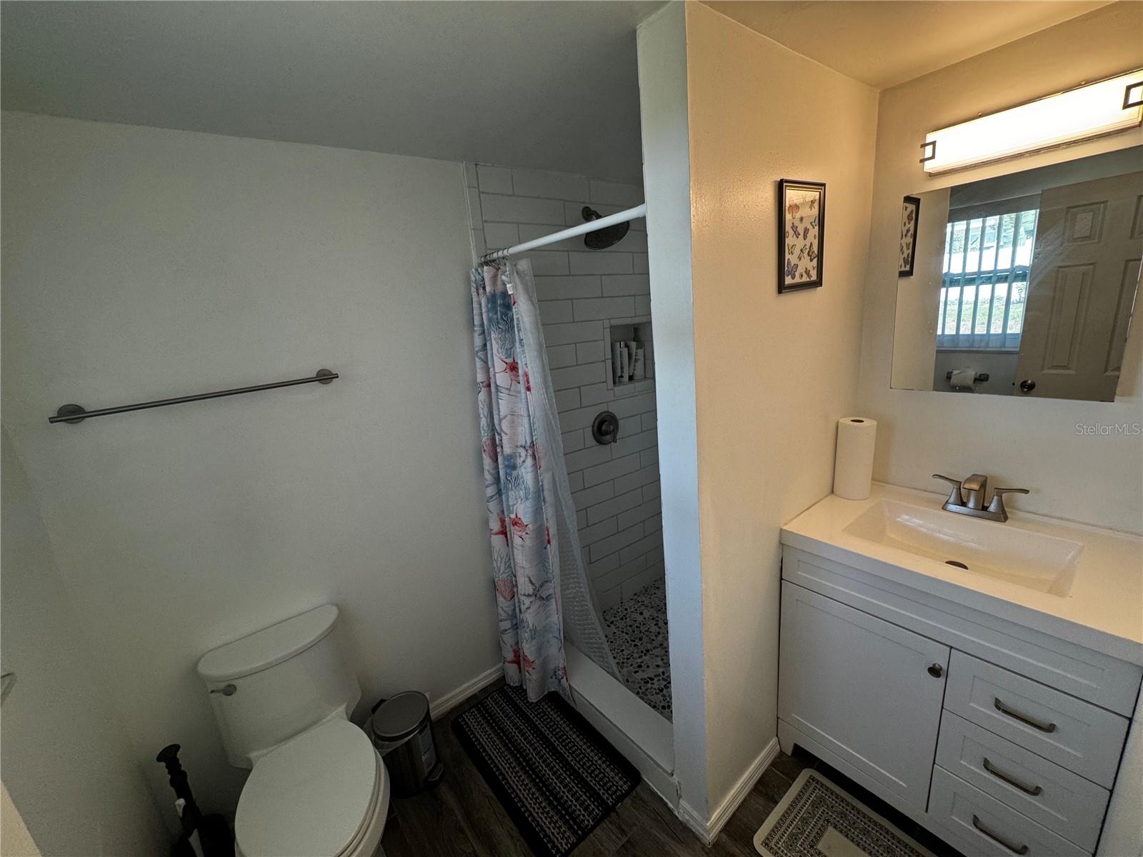 TROPICAL SHORES - Residential Lease