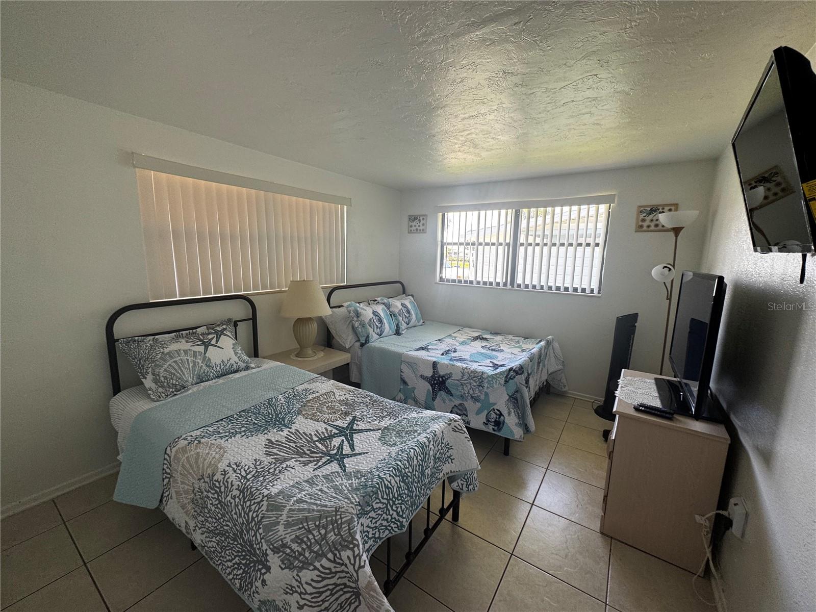 TROPICAL SHORES - Residential Lease