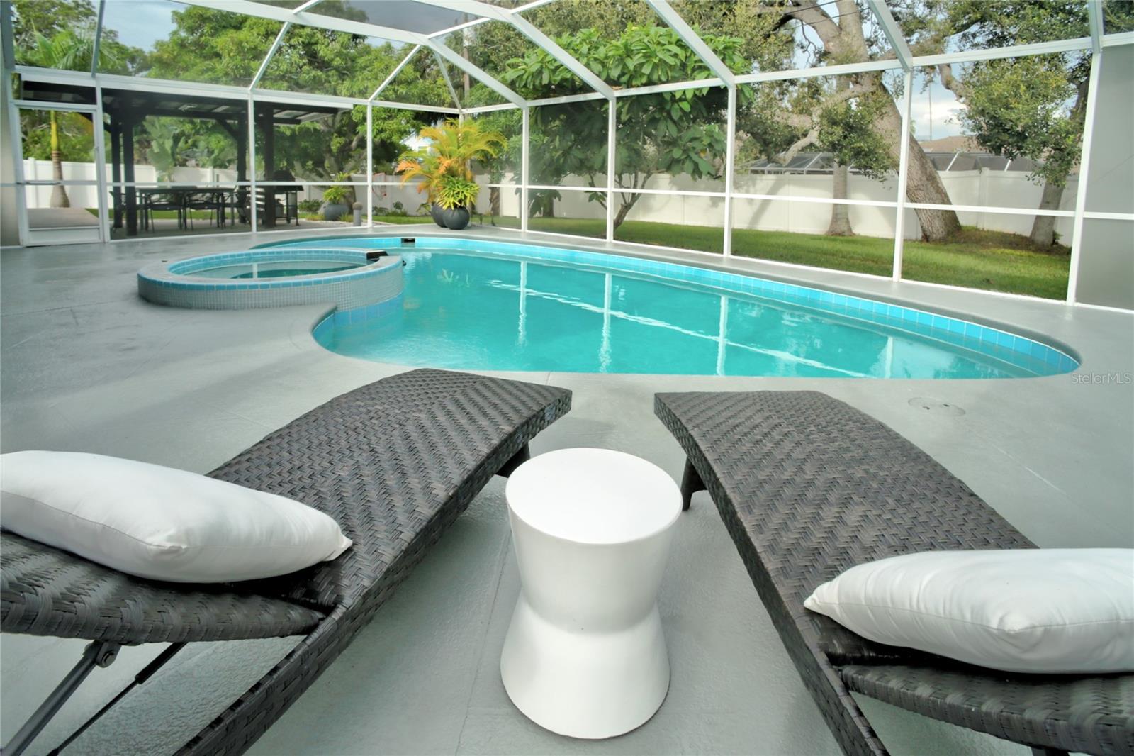 PALMA SOLA PARK - Residential