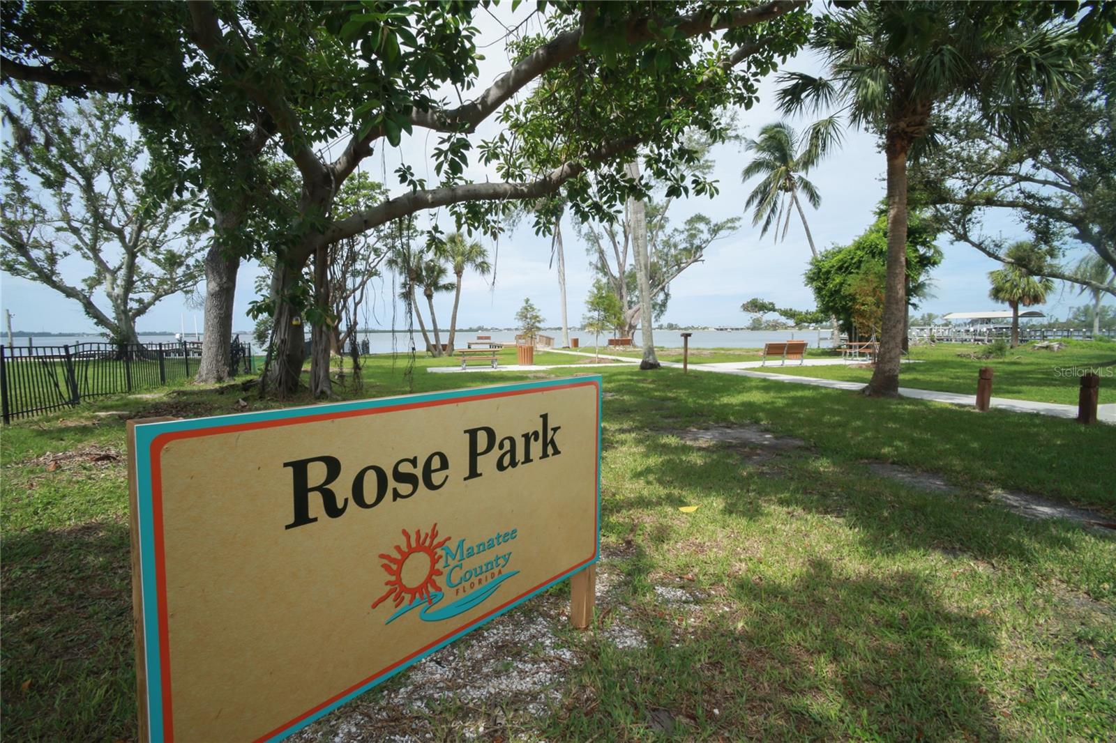 PALMA SOLA PARK - Residential