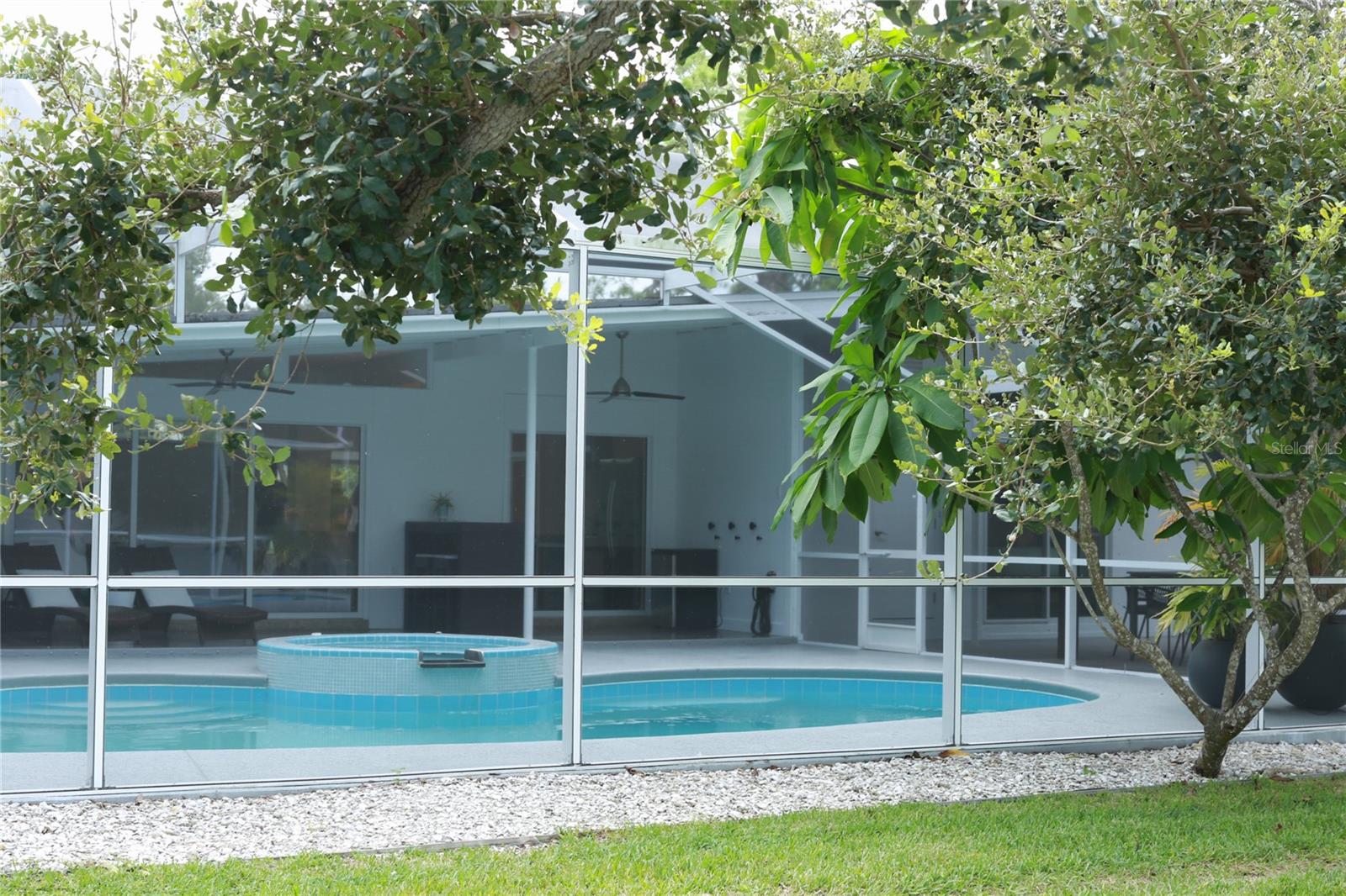 PALMA SOLA PARK - Residential