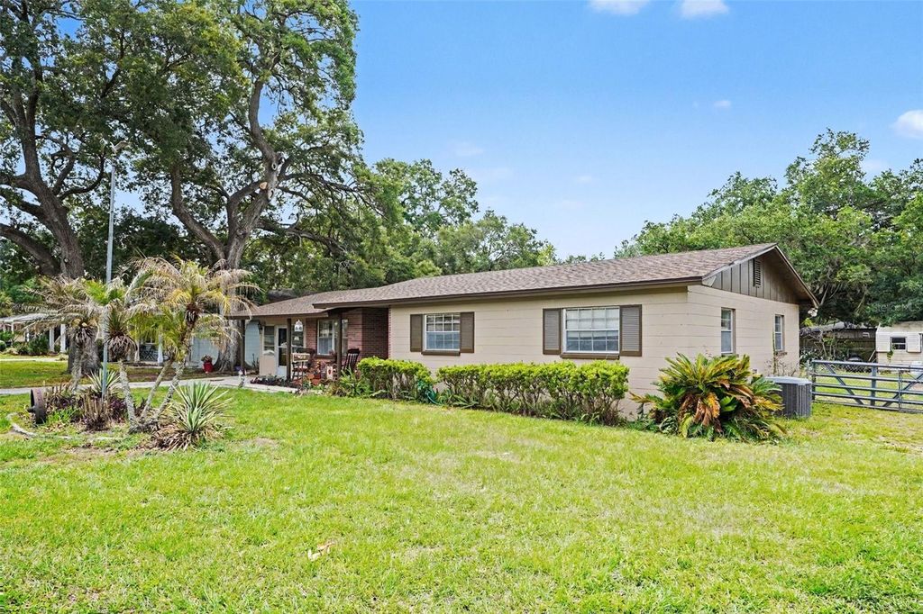 Photo of 618 Young Place, Lakeland, FL 33803 (MLS # TB8504966)