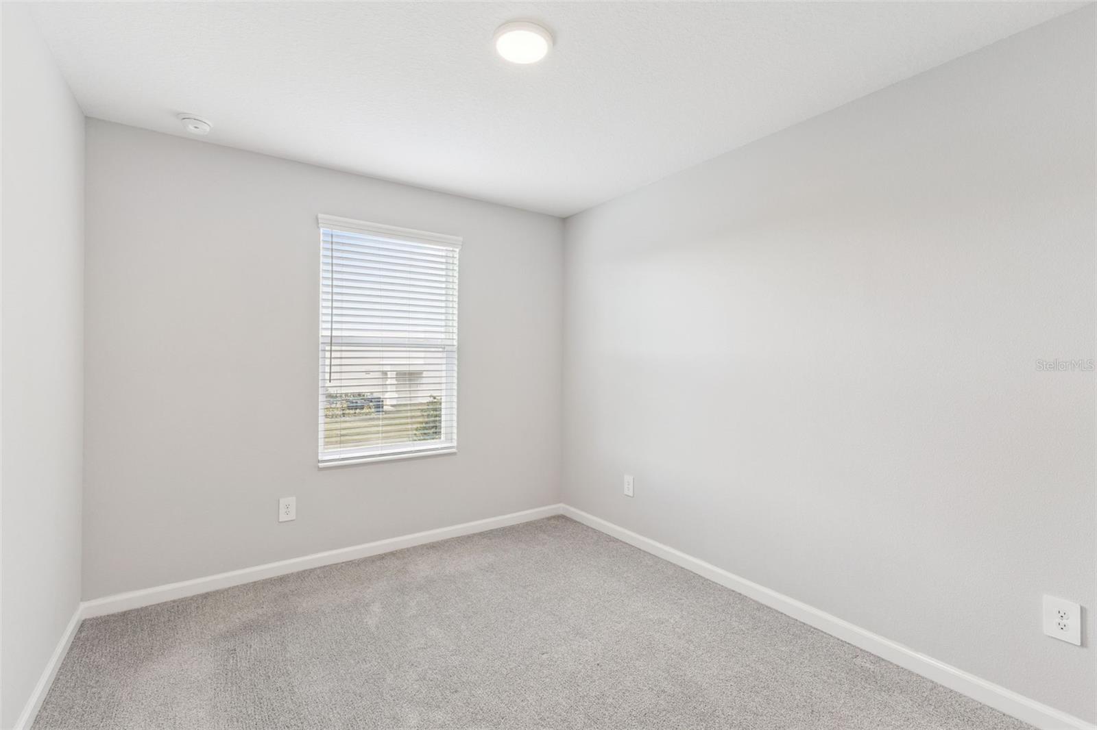 TOWNS AT LAKE MONROE COMMONS - Residential Lease