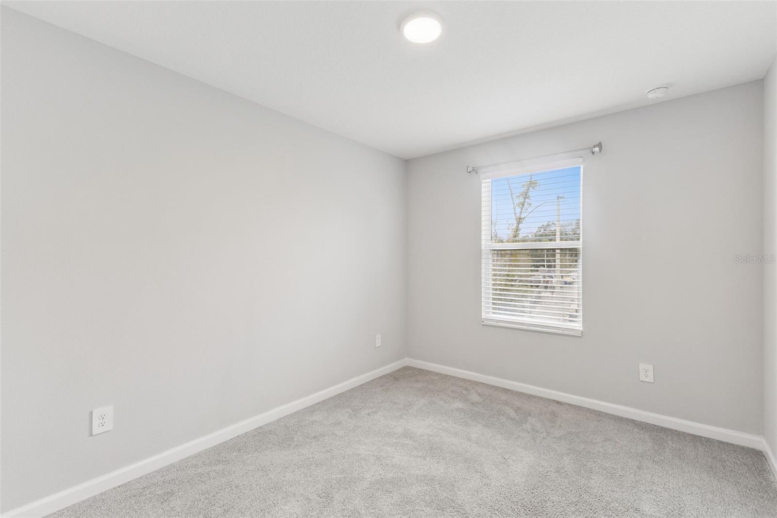 TOWNS AT LAKE MONROE COMMONS - Residential Lease