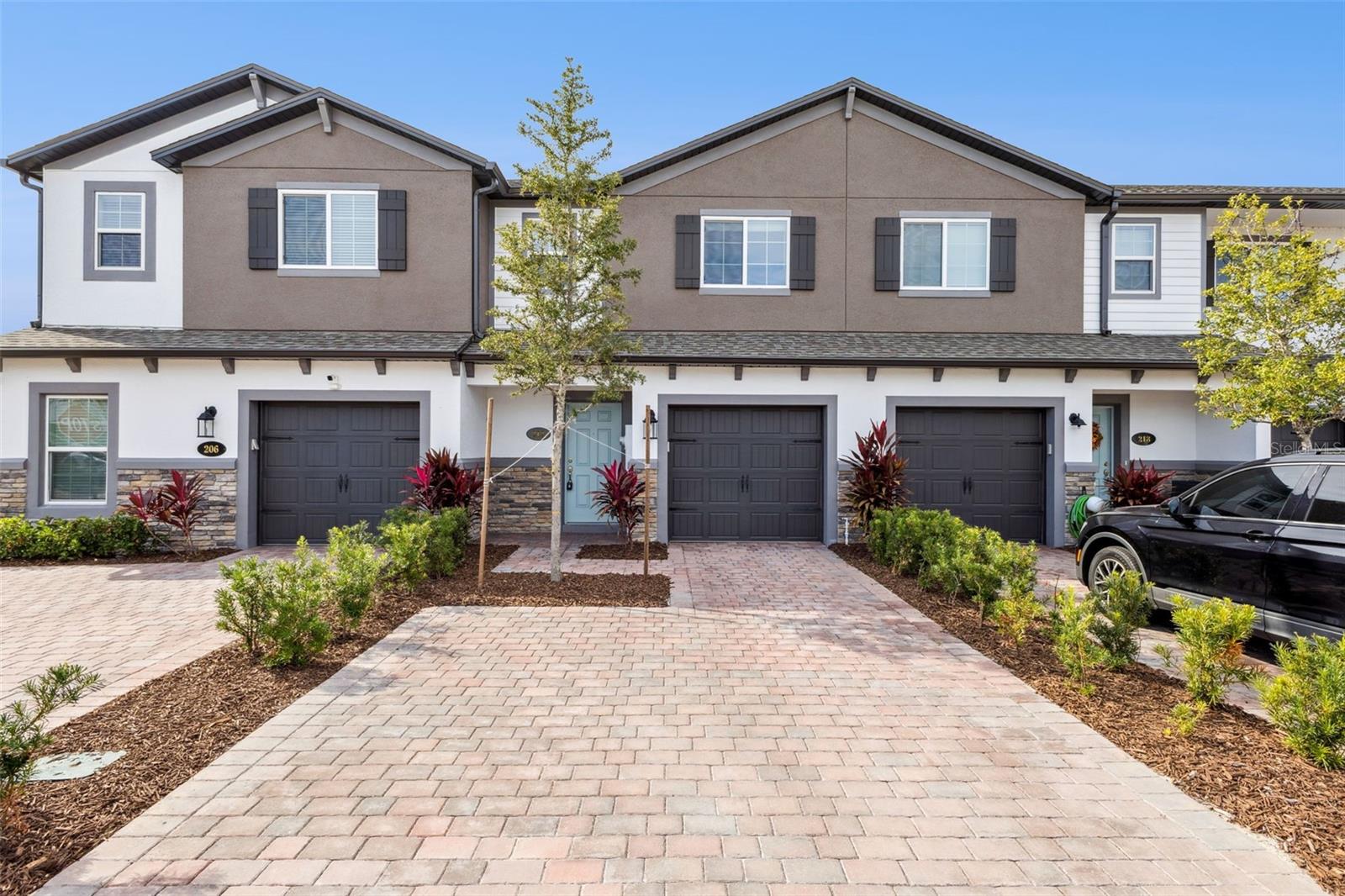 TOWNS AT LAKE MONROE COMMONS - Residential Lease