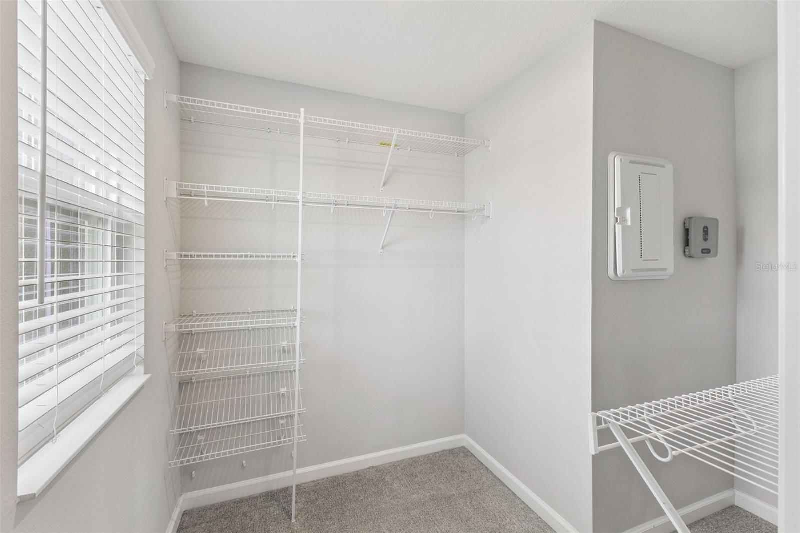 TOWNS AT LAKE MONROE COMMONS - Residential Lease