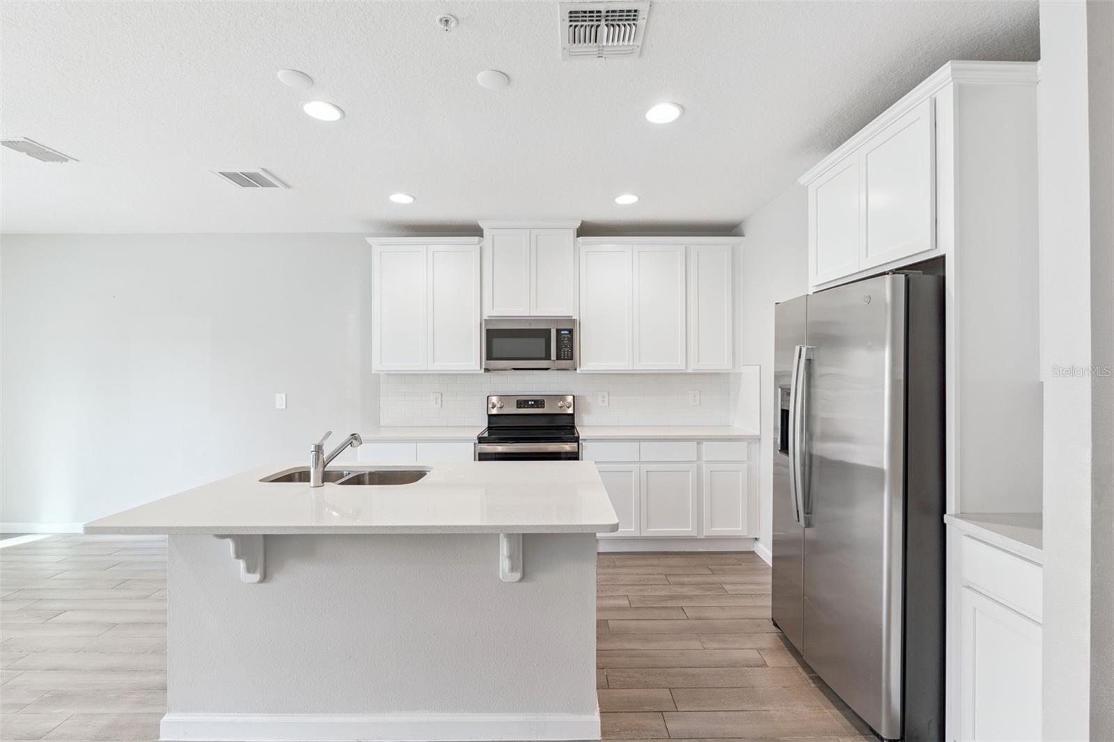 TOWNS AT LAKE MONROE COMMONS - Residential Lease