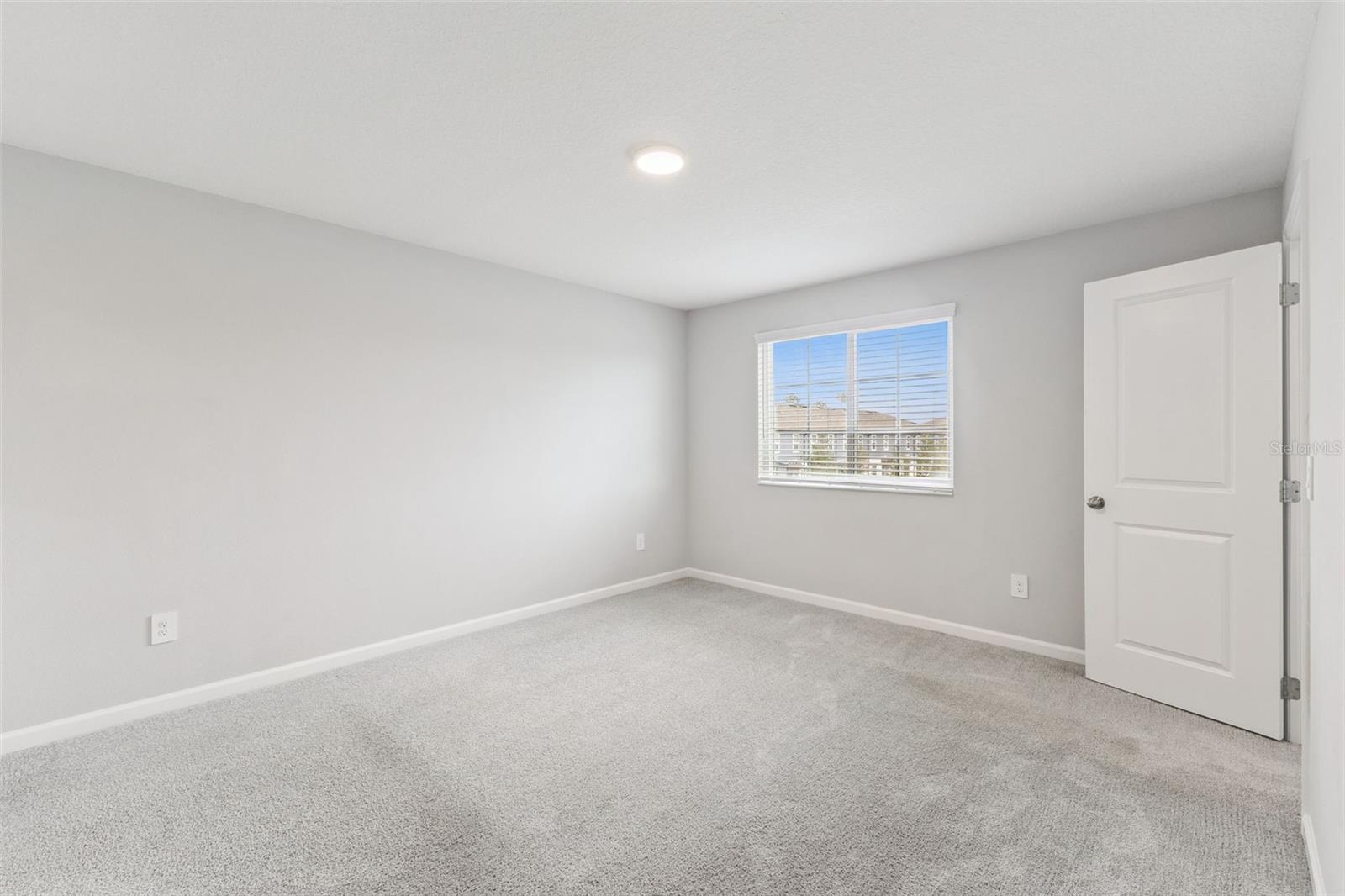 TOWNS AT LAKE MONROE COMMONS - Residential Lease