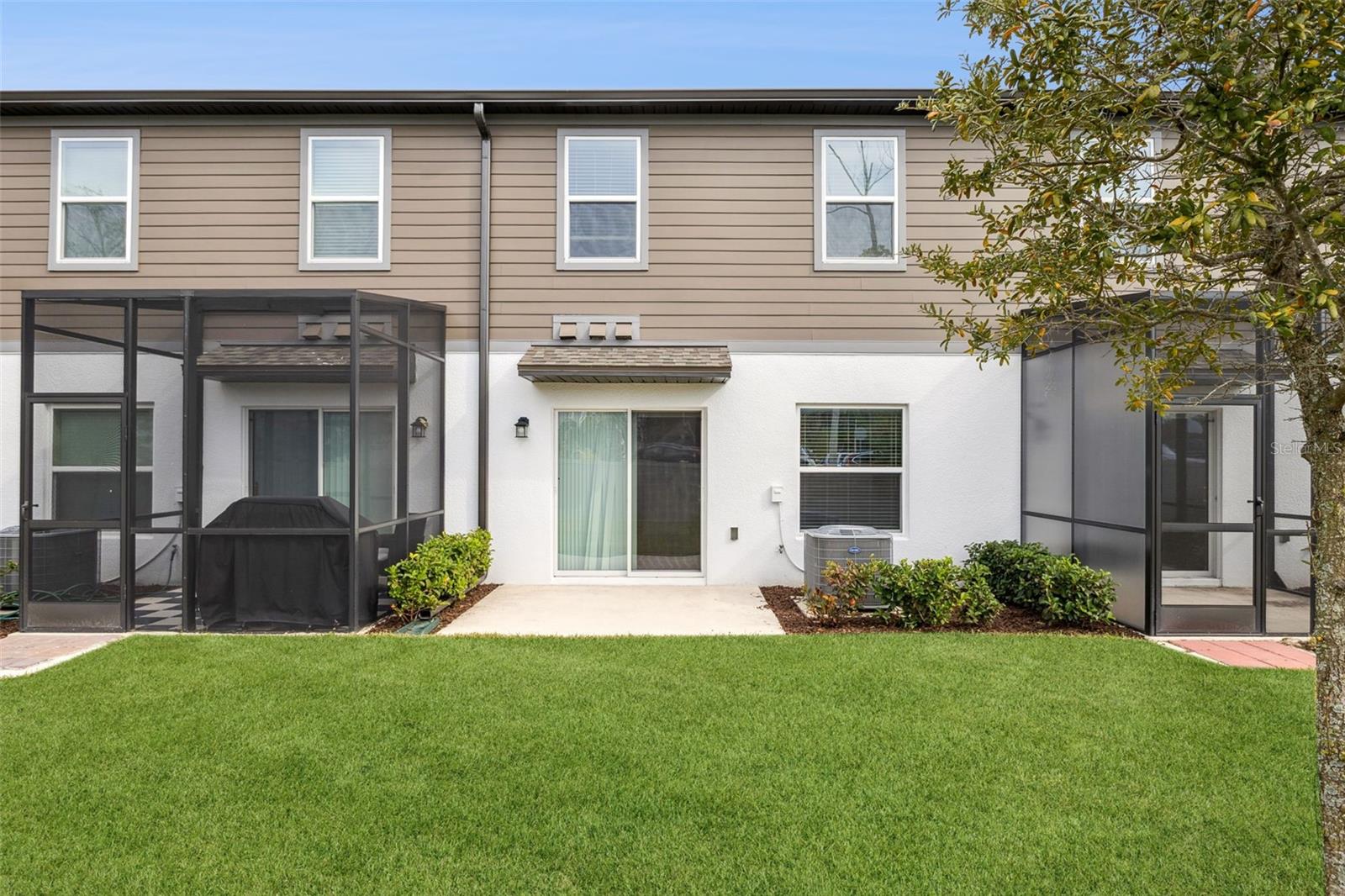 TOWNS AT LAKE MONROE COMMONS - Residential Lease