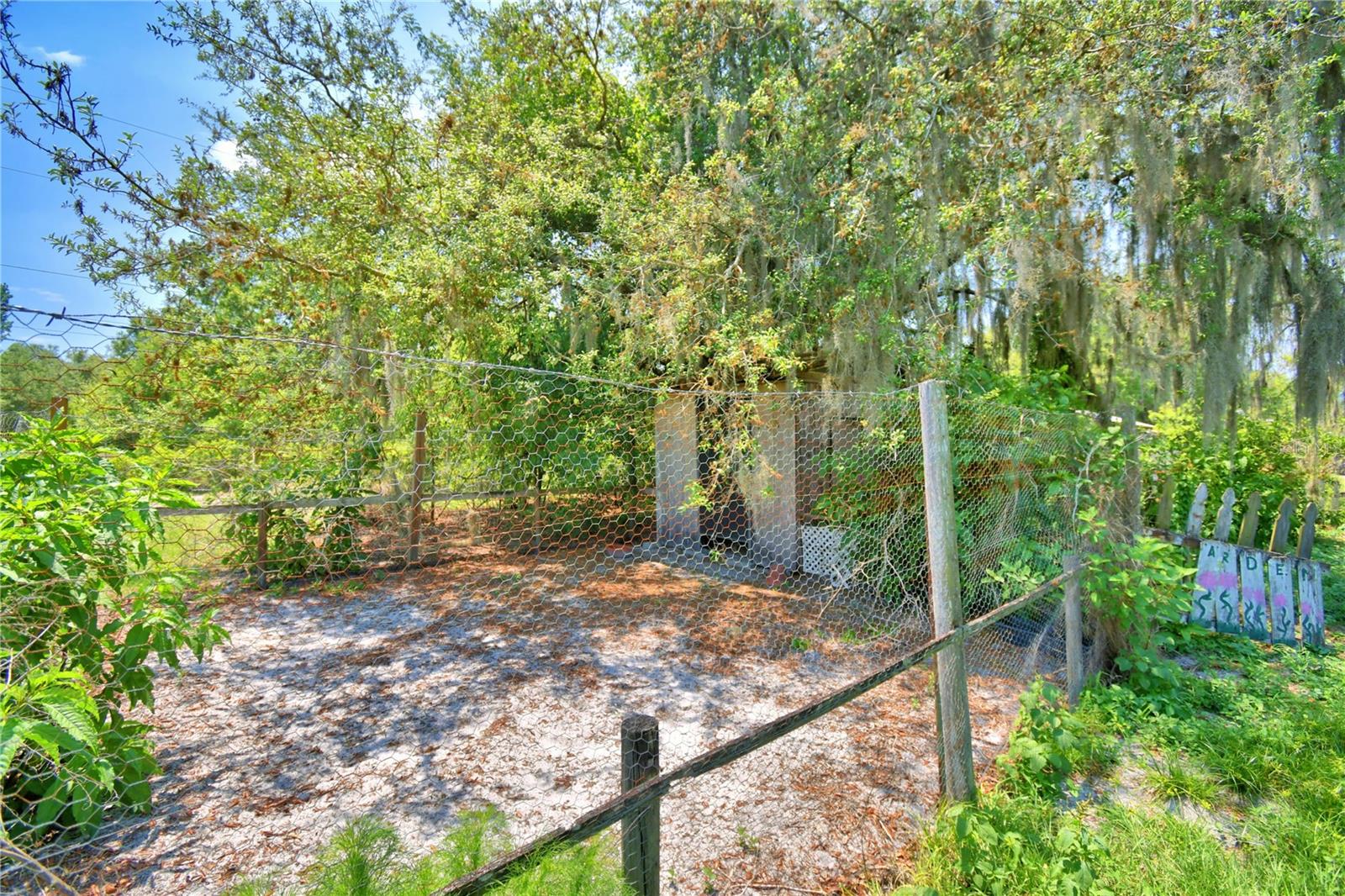 OAKRIDGE ESTATES - Residential