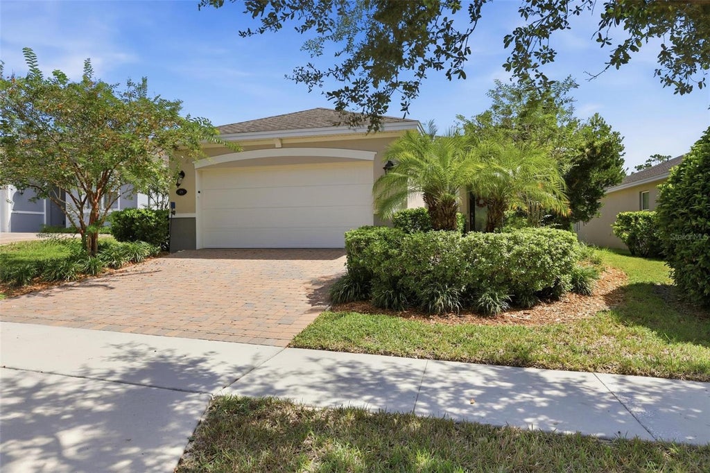 Photo of 479 Briarbrook Way, Deland, FL 32724 (MLS # V4951635)