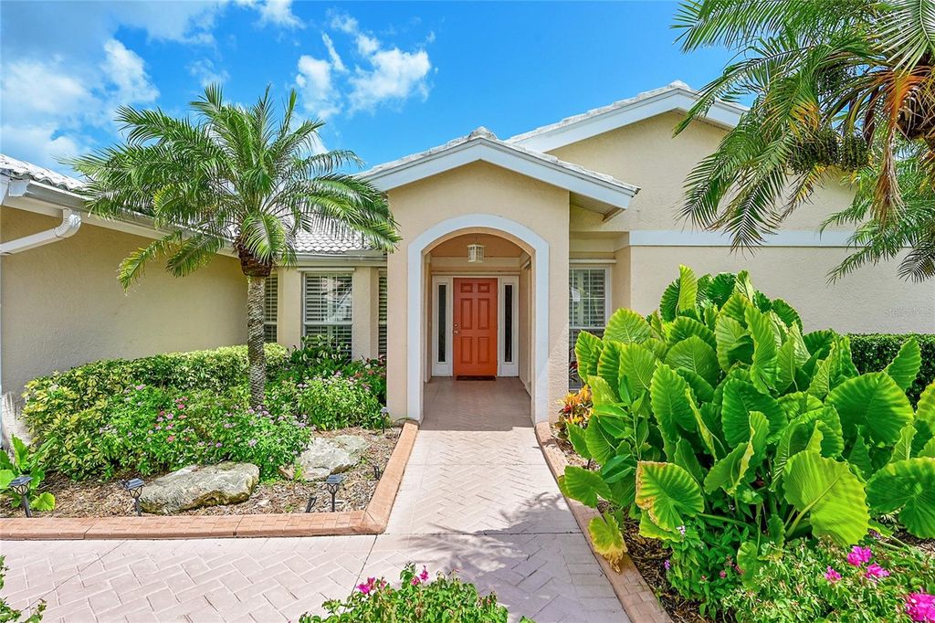 Photo of 1569 Waterford Drive, Venice, FL 34292 (MLS # C7512624)