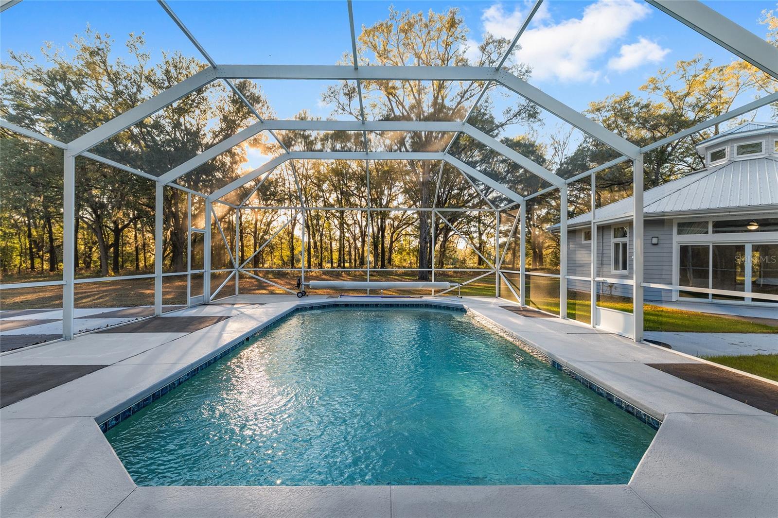 UNIVERSITY AVE PROPERTIES INC - Residential