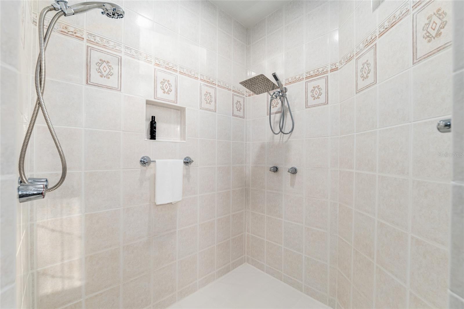 UNIVERSITY AVE PROPERTIES INC - Residential