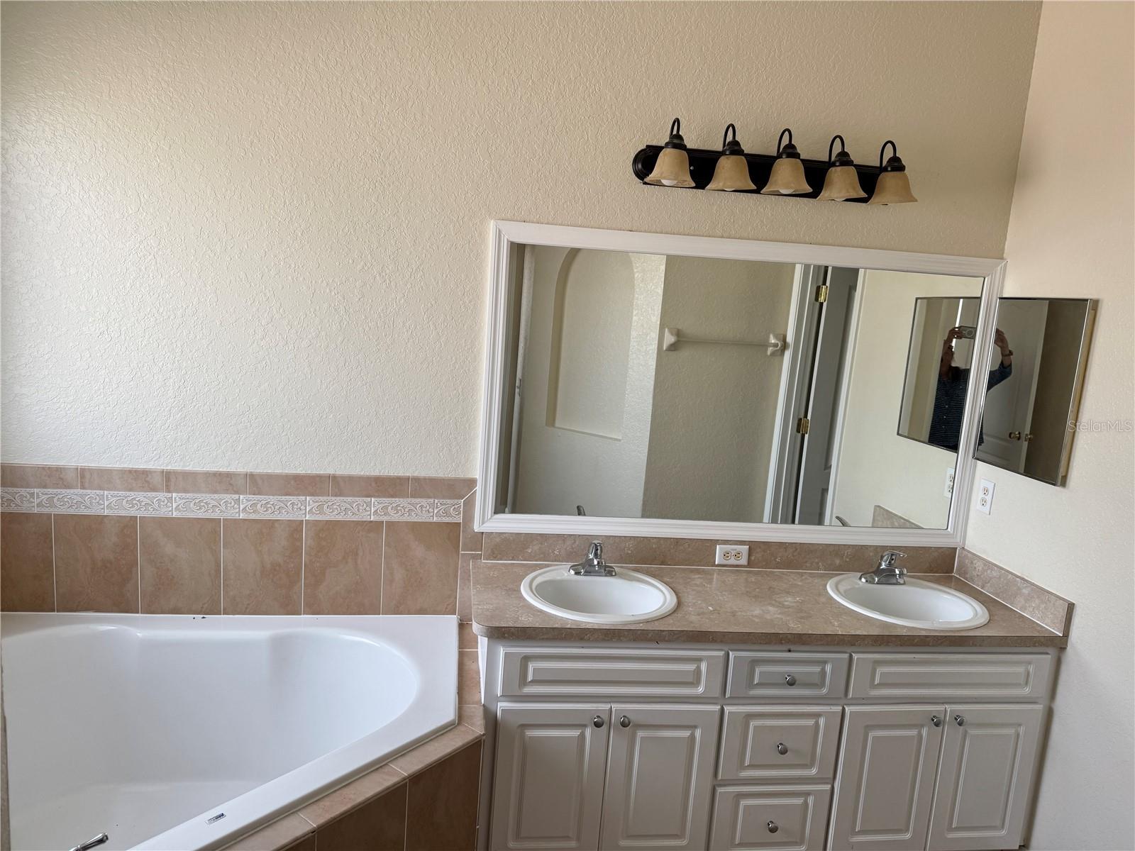 MAGNOLIA PRESERVE - Residential