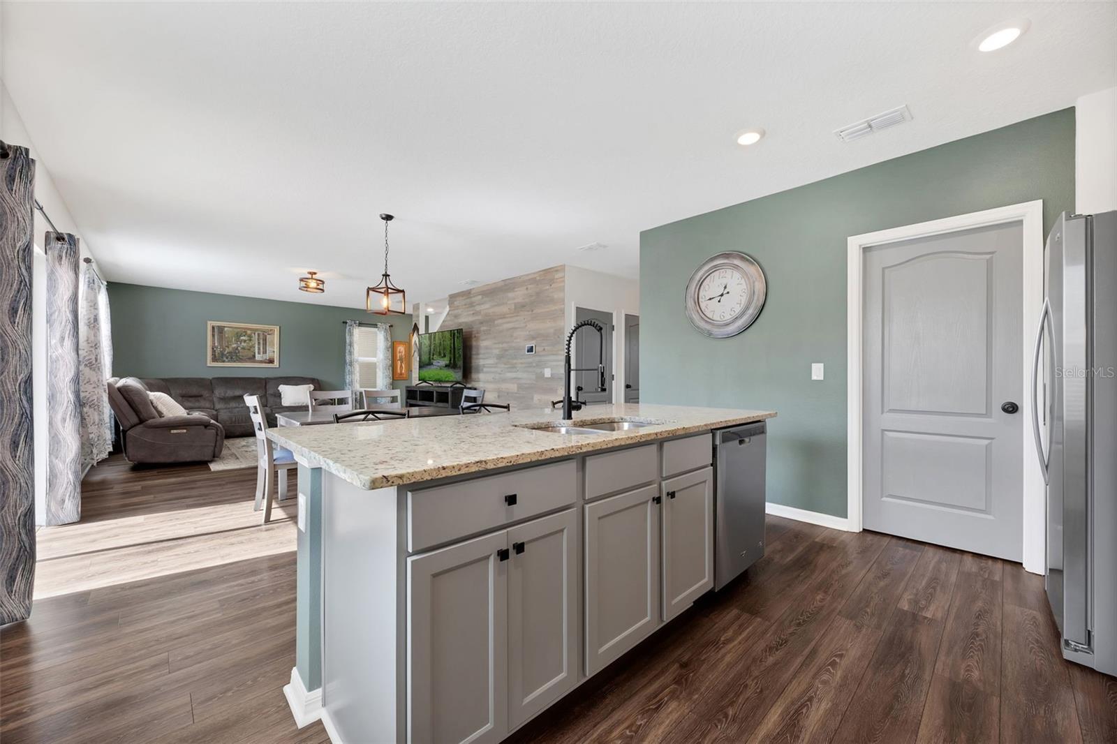 RIVIERA BELLA UN 8C - Residential