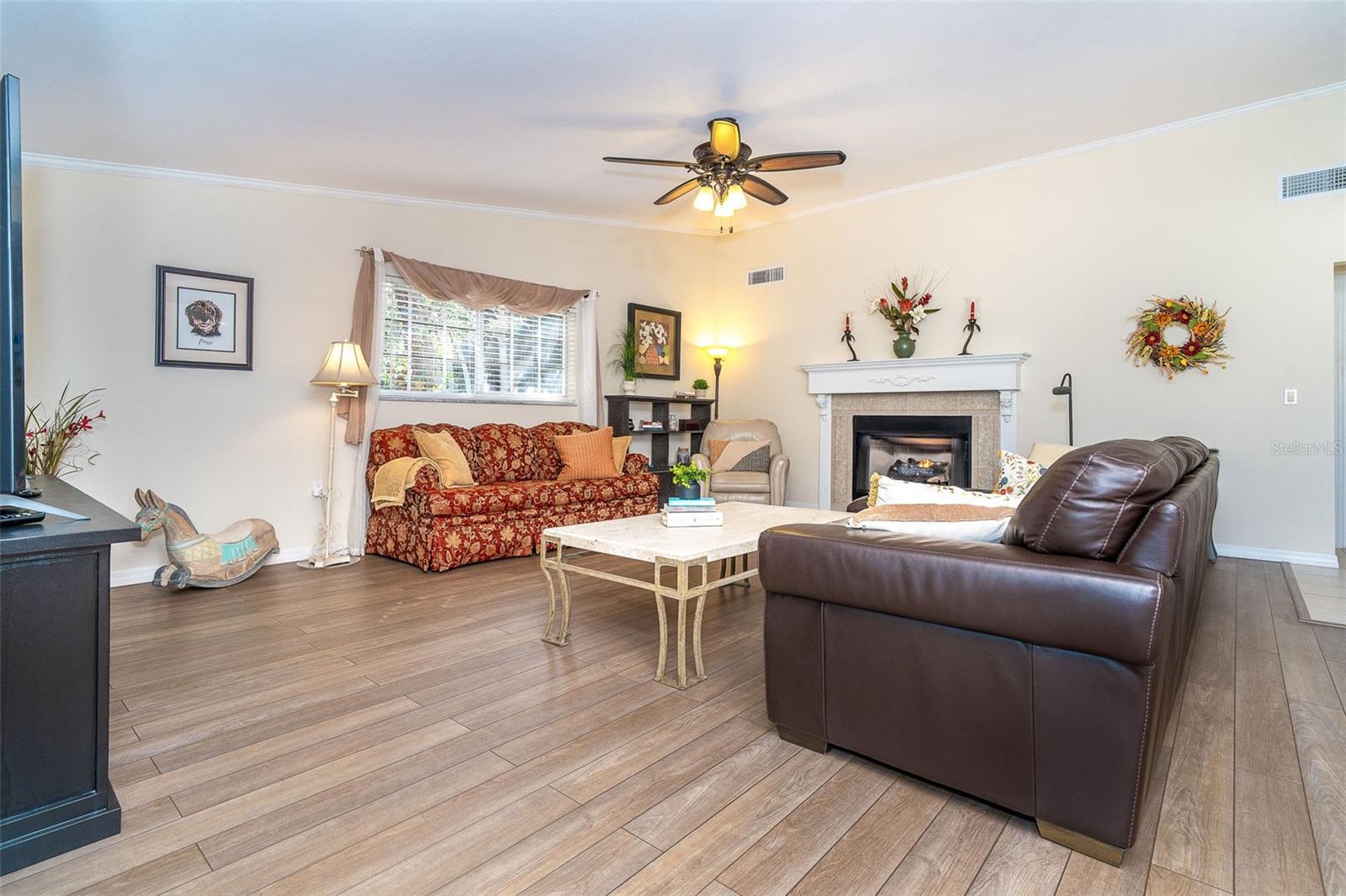 ARTIST ACRES - Residential