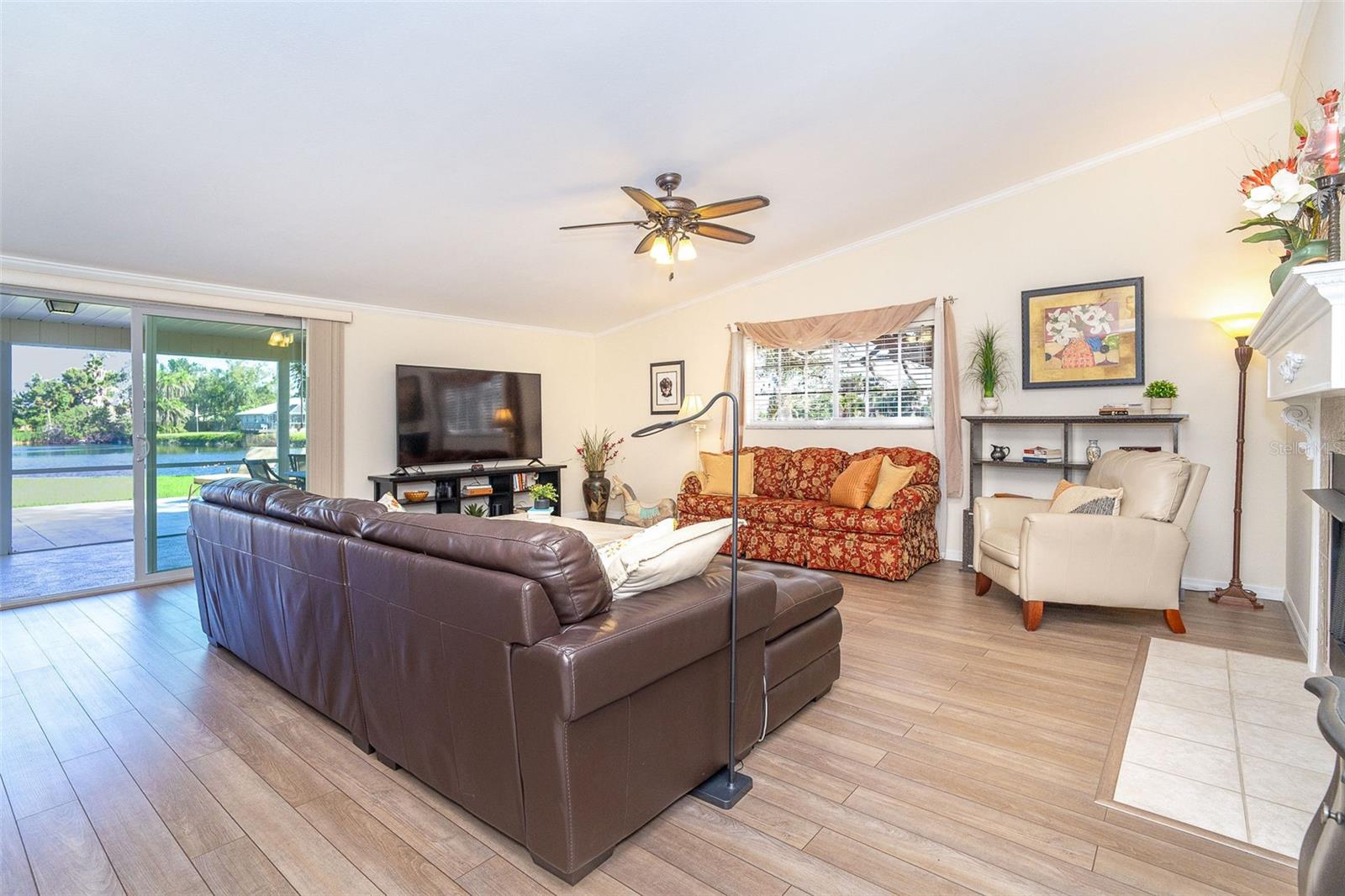 ARTIST ACRES - Residential