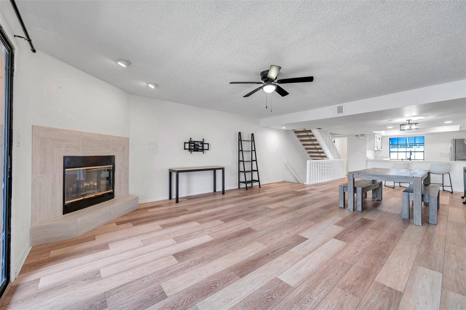 745 PINELLAS BAYWAY S 106