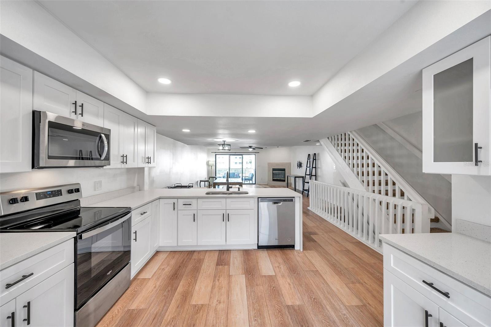 745 PINELLAS BAYWAY S 106