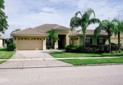 Photo of 3504 Shorewood Drive, Kissimmee, FL 34746 (MLS # O6319449)