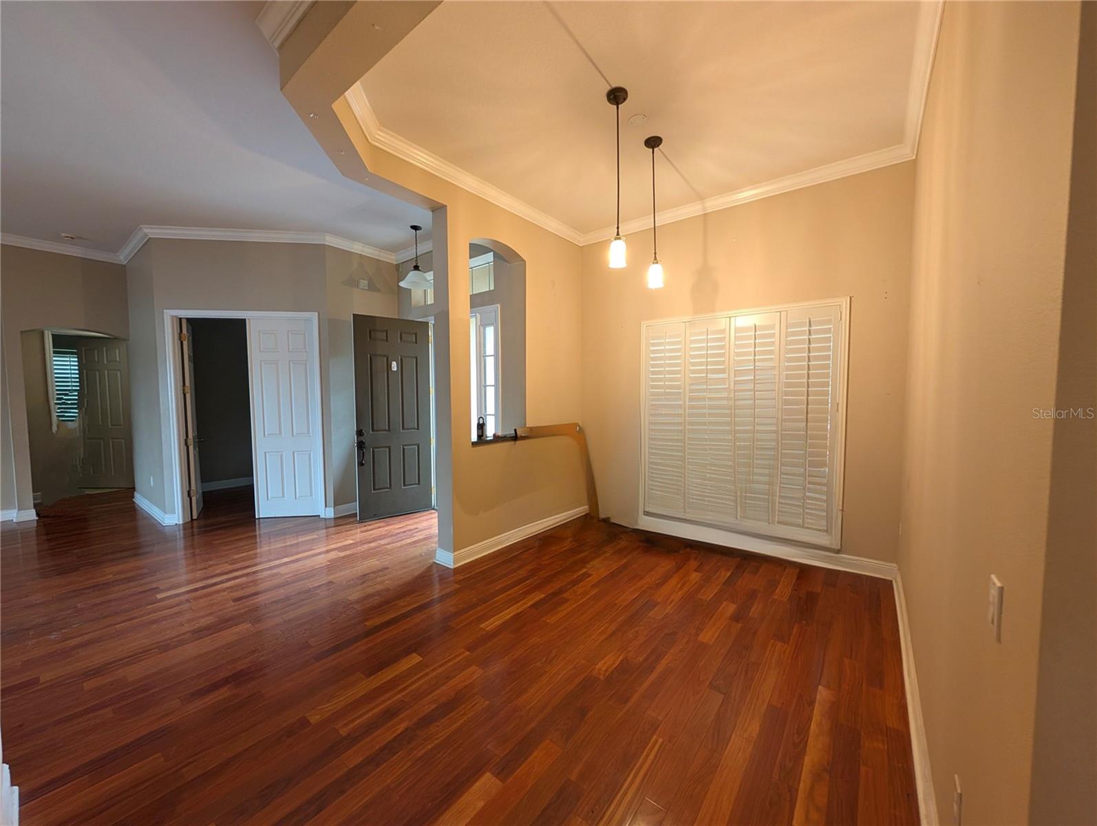 3504 SHOREWOOD DRIVE